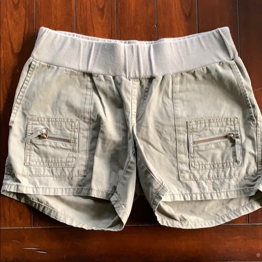 *sold on mercari* Old navy maternity shorts